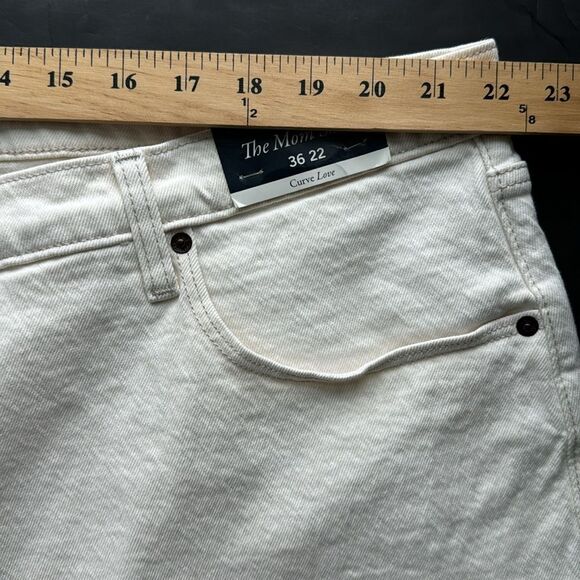 NWT Abercrombie and Fitch The Mom High Rise Shorts Curve Love Cream Size 22 / 36 - Picture 14 of 15